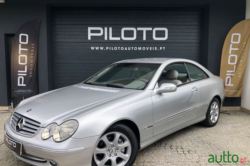 2004' Mercedes-Benz Clk-200 photo #3