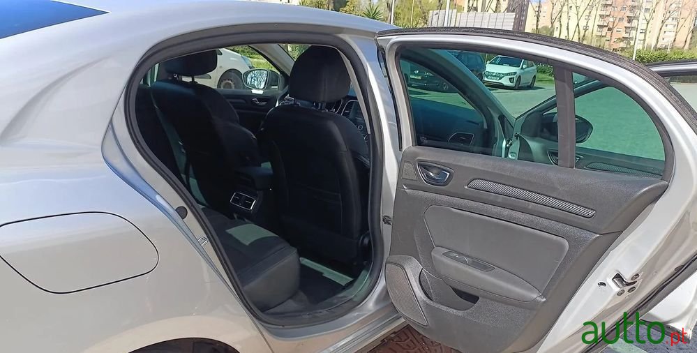 2019' Renault Megane 1.5 Blue Dci Limited photo #5