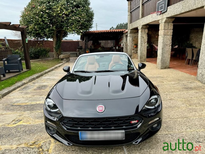 2017' Fiat 124 Spider photo #2