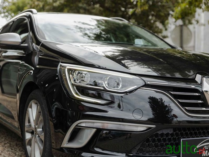 2020' Renault Megane Sport Tourer photo #5