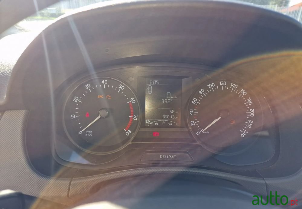 2015' Skoda Fabia Break photo #4