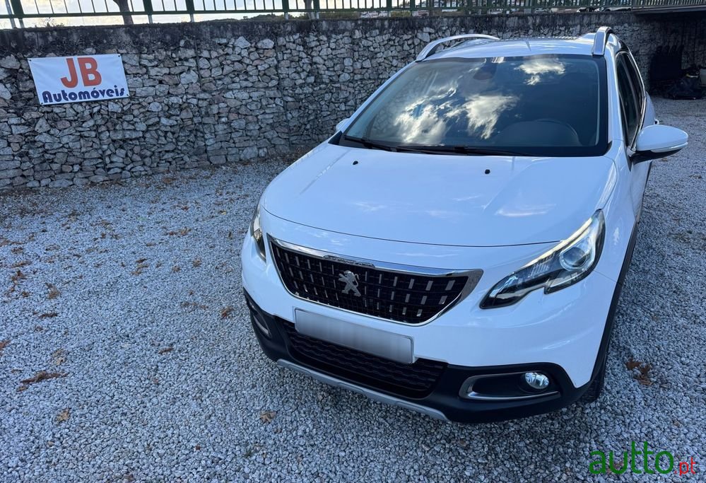 2016' Peugeot 2008 photo #2