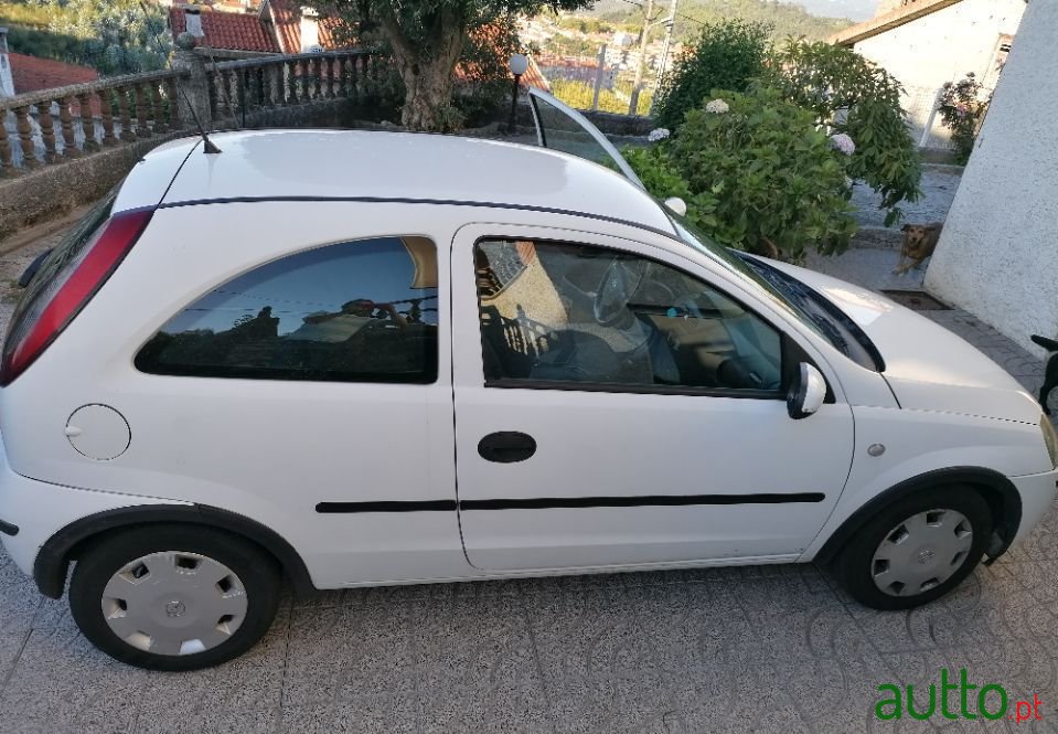 2006' Opel Corsa photo #5