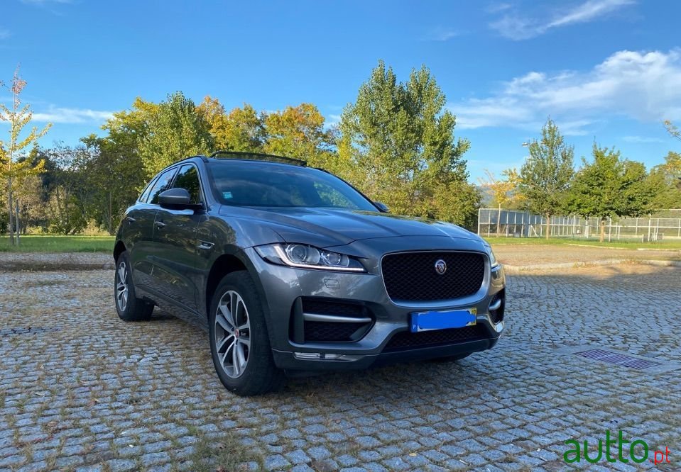 2017' Jaguar F-Pace photo #4