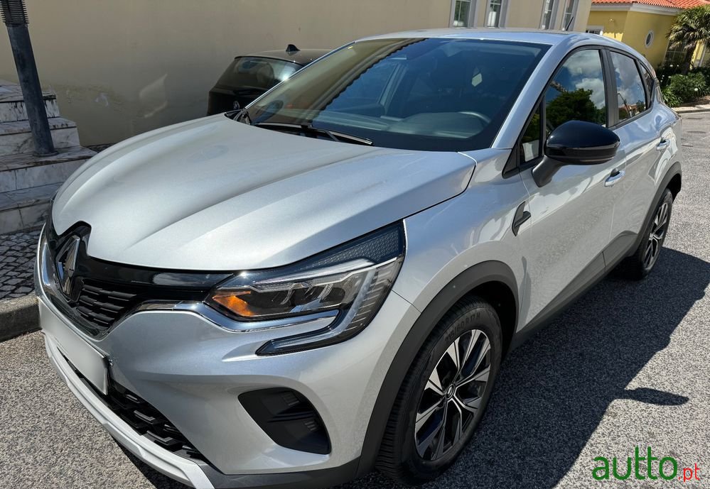 2022' Renault Captur photo #1