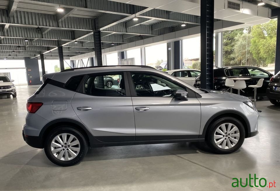 2022' SEAT Arona photo #5