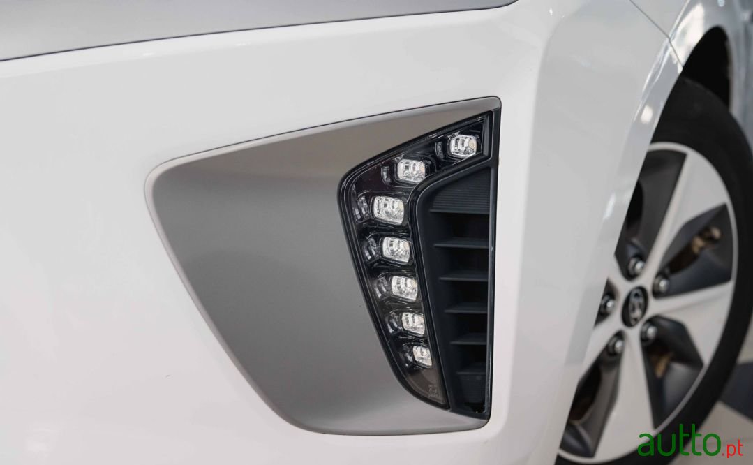 2018' Hyundai Ioniq photo #4