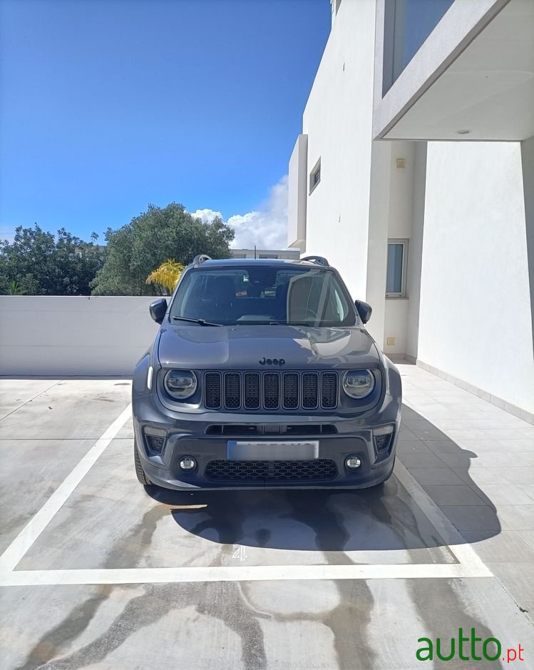 2023' Jeep Renegade photo #3