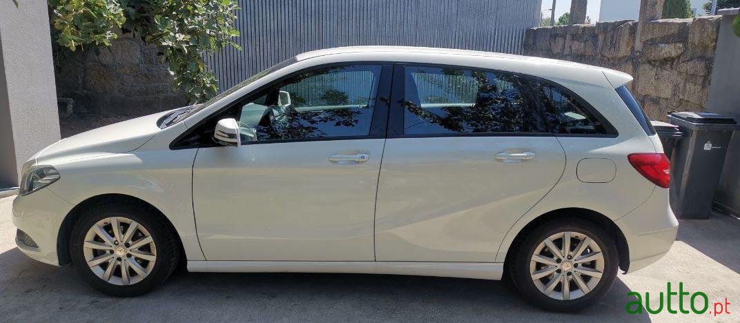 2013' Mercedes-Benz B-180 Blueefficiency photo #1