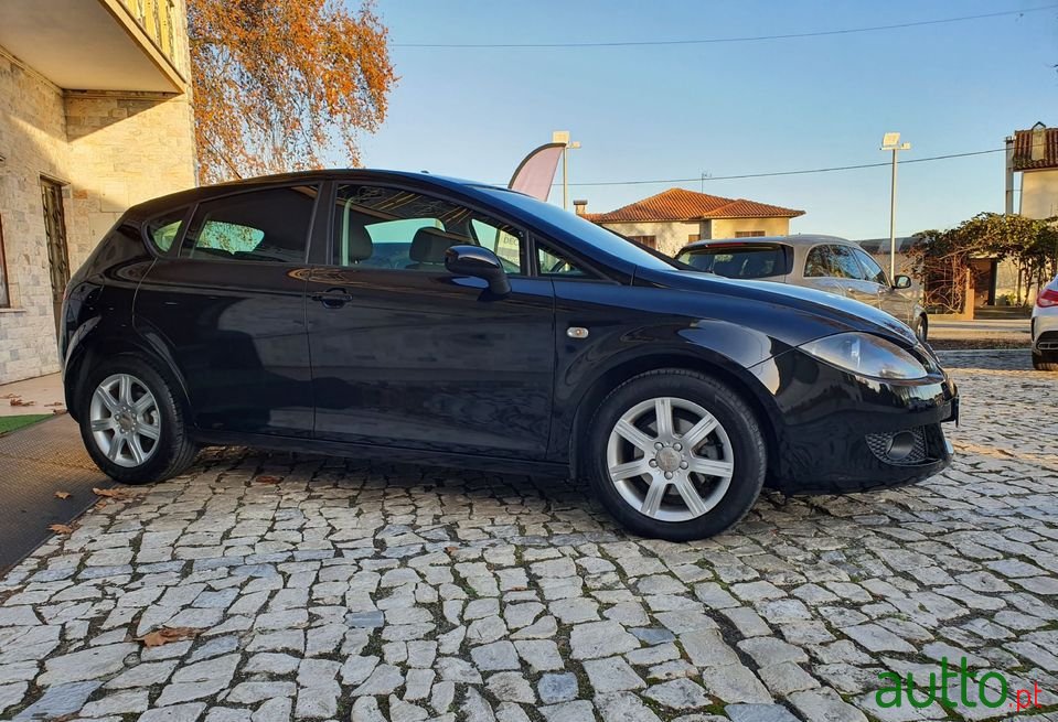 2007' SEAT Leon photo #5