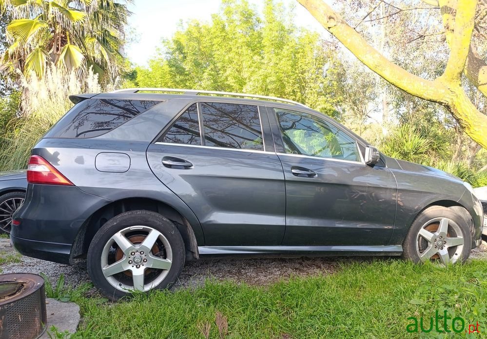2014' Mercedes-Benz Classe M Bluetec photo #2
