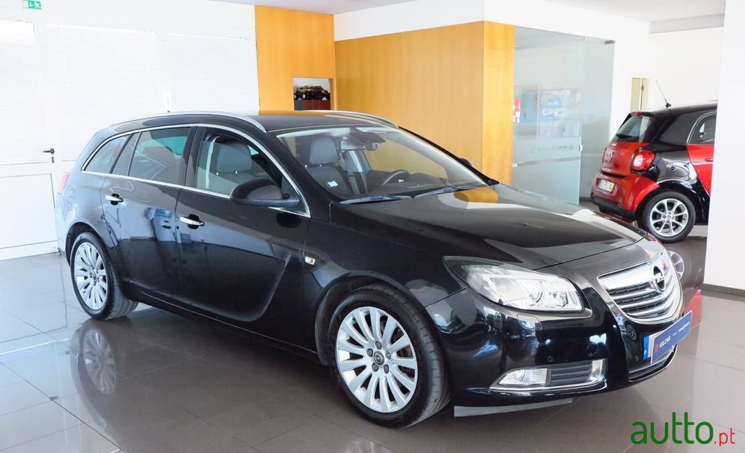 2009' Opel Insignia Sport Tourer photo #2
