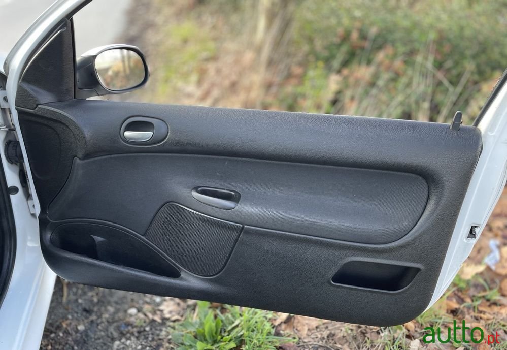 2001' Peugeot 206 2.0 Hdi Xs photo #4