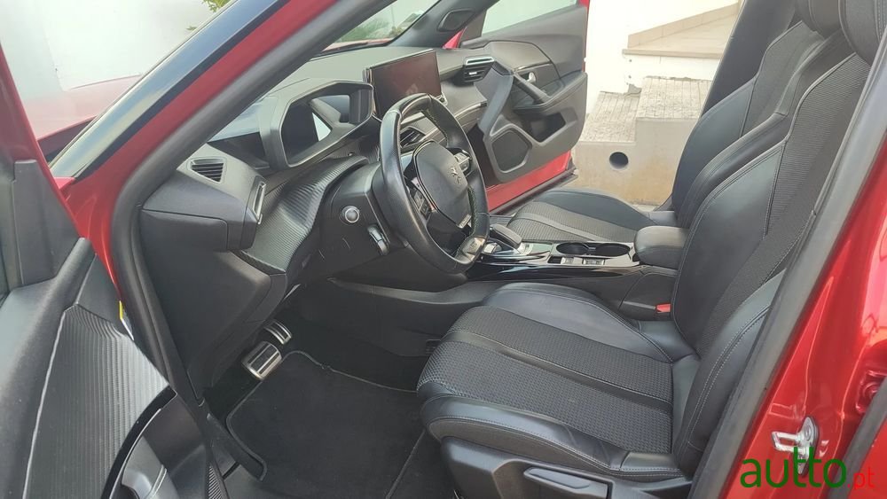 2021' Peugeot e-2008 Gt photo #3