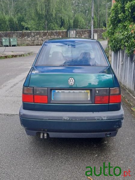 1997' Volkswagen Vento 1.9 Gt Tdi photo #2