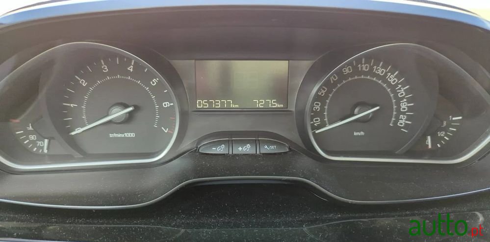 2017' Peugeot 2008 photo #6