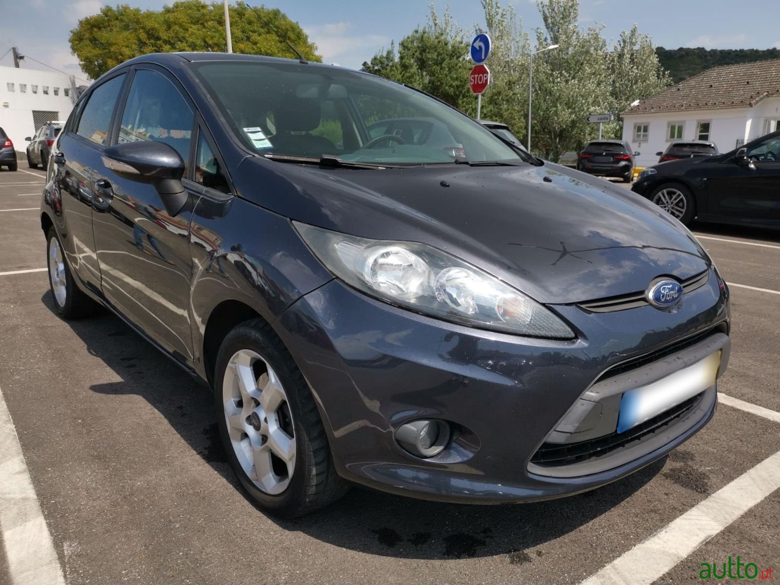 2010' Ford Fiesta photo #2