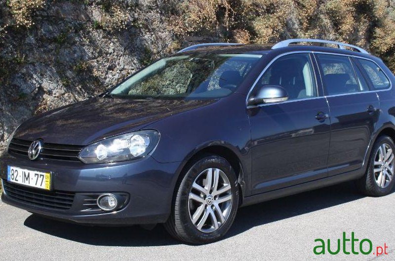 2009' Volkswagen Golf Variant photo #2