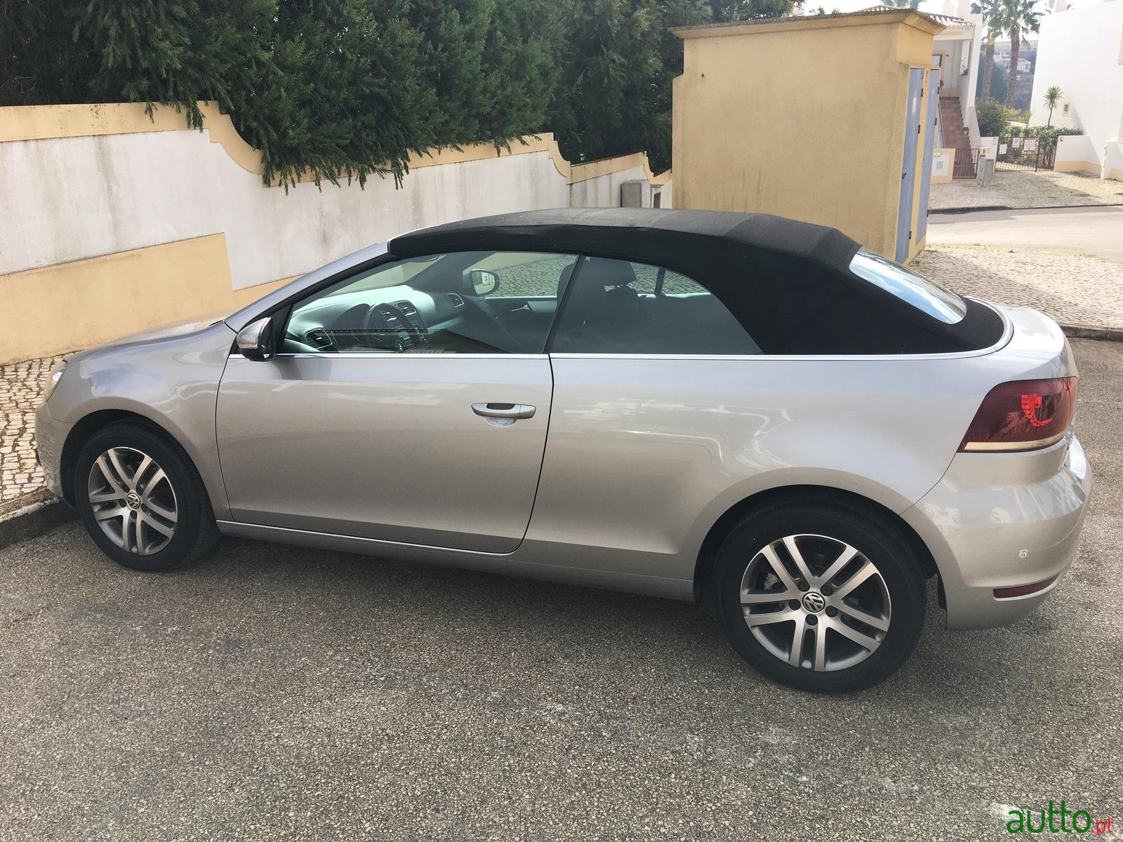 2012' Volkswagen Cabriolet photo #1