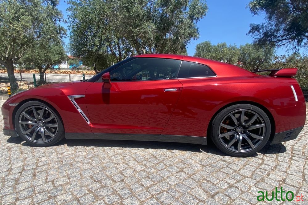 2016' Nissan GT-R photo #2