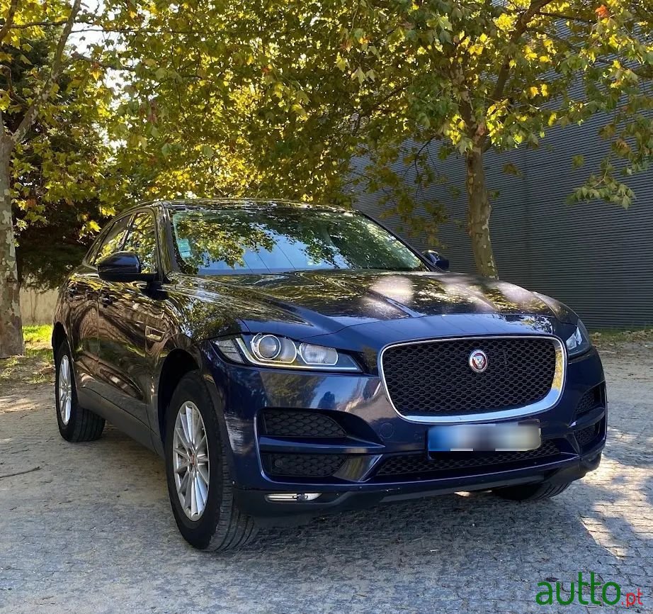 2016' Jaguar F-Pace photo #3