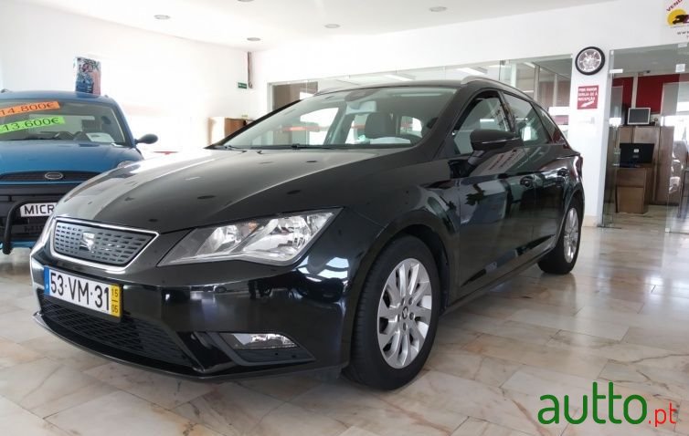 2015' SEAT Leon St photo #2