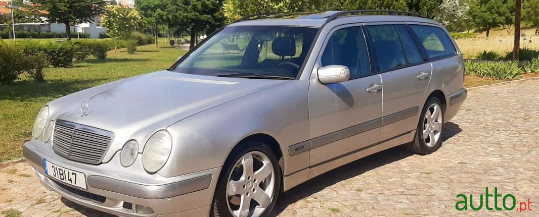 1999' Mercedes-Benz E-220 photo #1