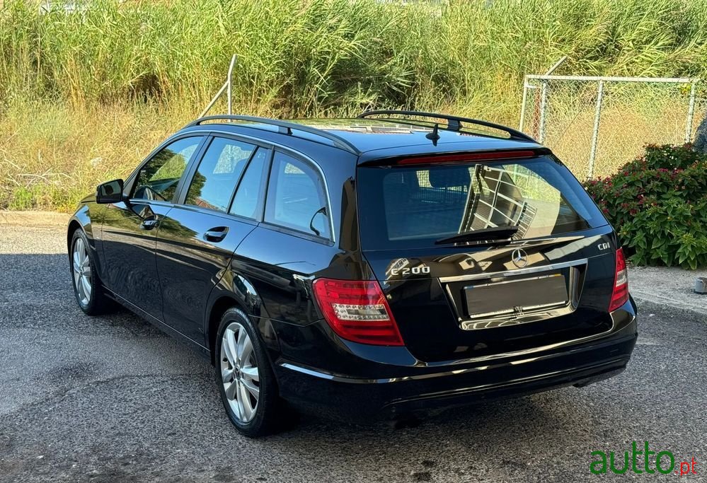 2012' Mercedes-Benz Classe C photo #4