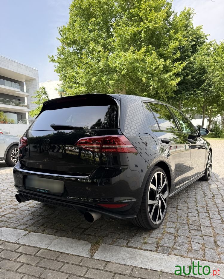 2016' Volkswagen Golf photo #4