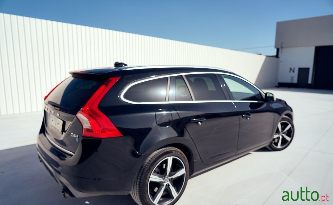 2017' Volvo V60 photo #4