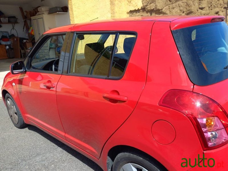 2010' Suzuki Swift 1.3 16V Gl photo #4