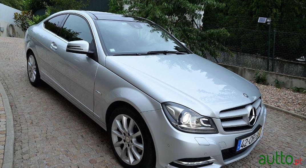 2012' Mercedes-Benz C-250 Cdi photo #2