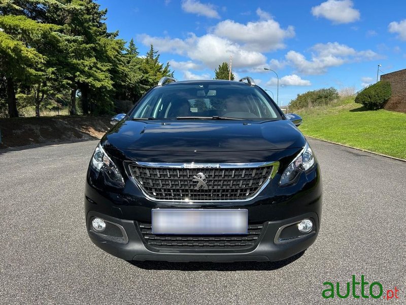 2018' Peugeot 2008 1.5 Bluehdi Style photo #3