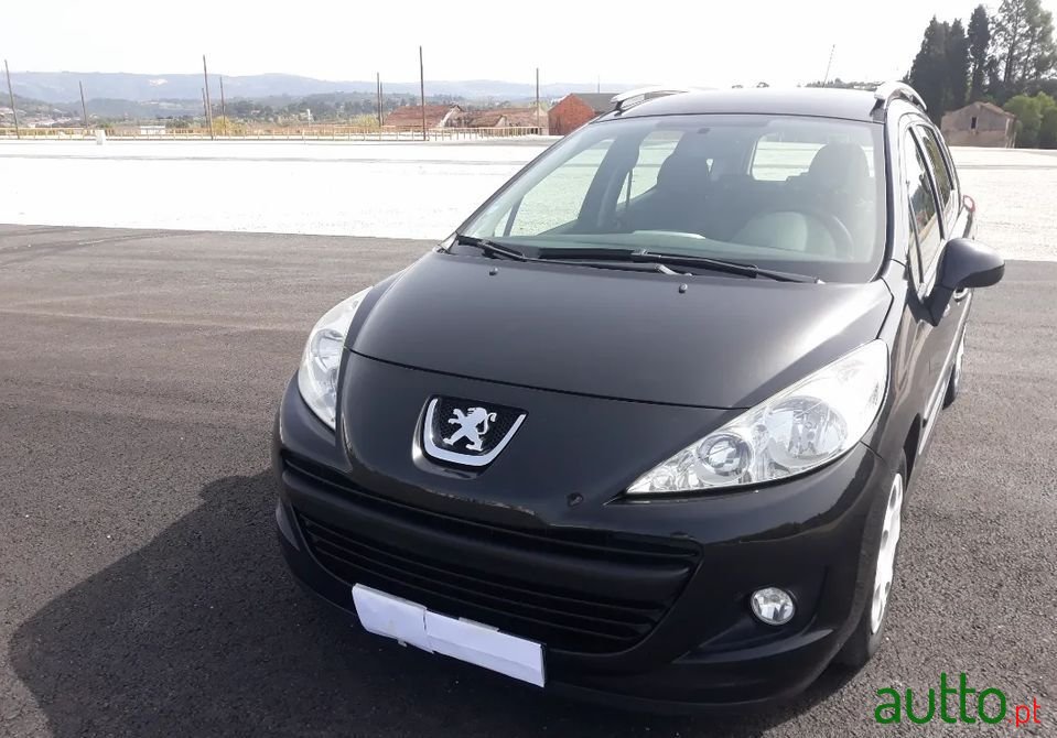 2010' Peugeot 207 Sw photo #2