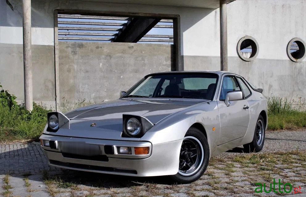 1984' Porsche 944 photo #1