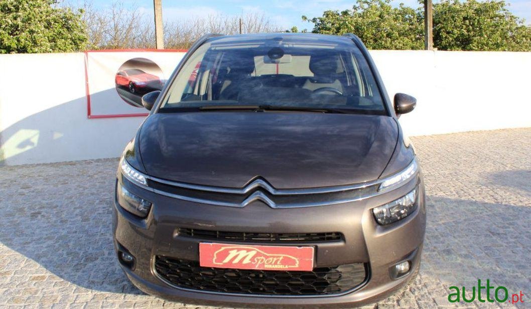 2016' Citroen C4 Grand Picasso photo #3