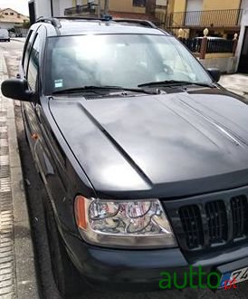 2000' Jeep Grand Cherokee photo #2