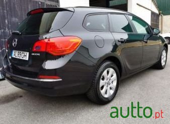 2014' Opel Astra Sports Tourer photo #3