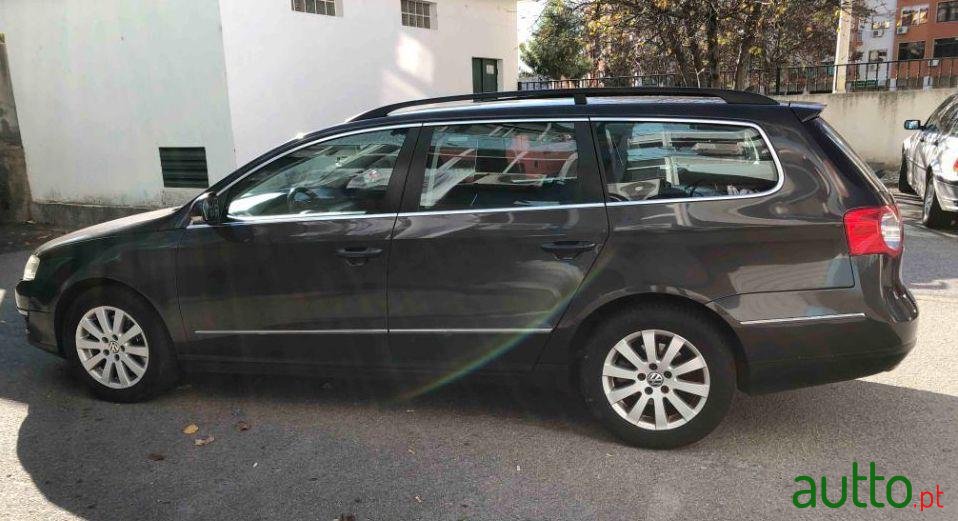 2007' Volkswagen Passat Variant photo #4