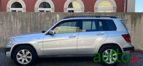 2011' Mercedes-Benz Glk-220 photo #2