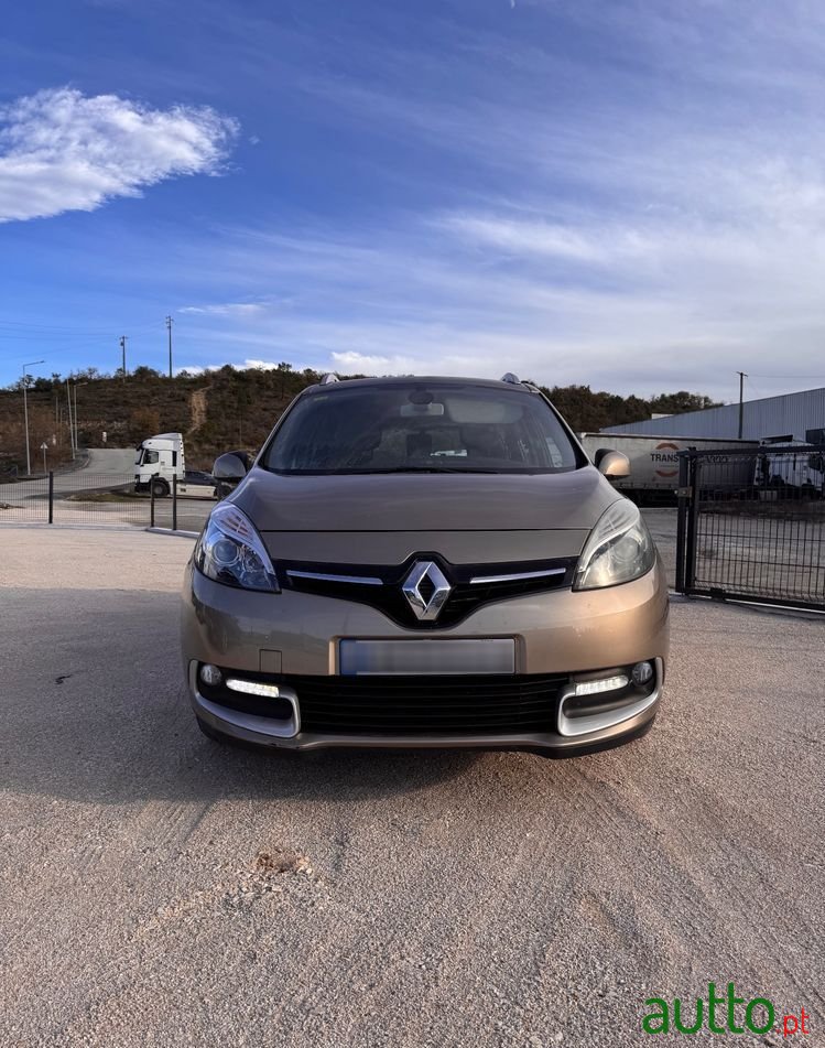 2015' Renault Grand Scenic 1.5 Dci Luxe 7L photo #3