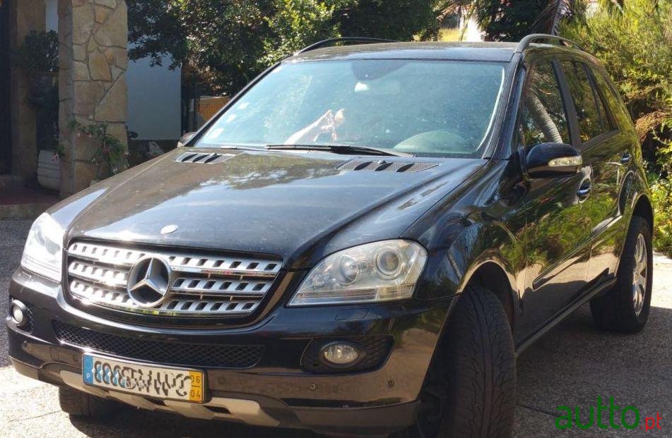 2006' Mercedes-Benz Ml-320 photo #2