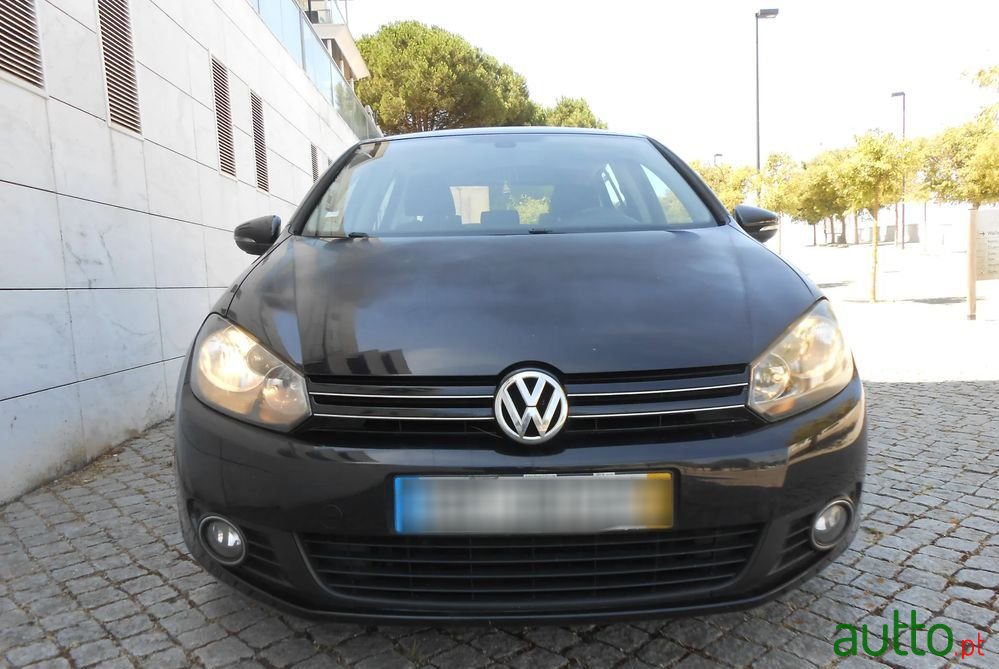 2010' Volkswagen Golf photo #4