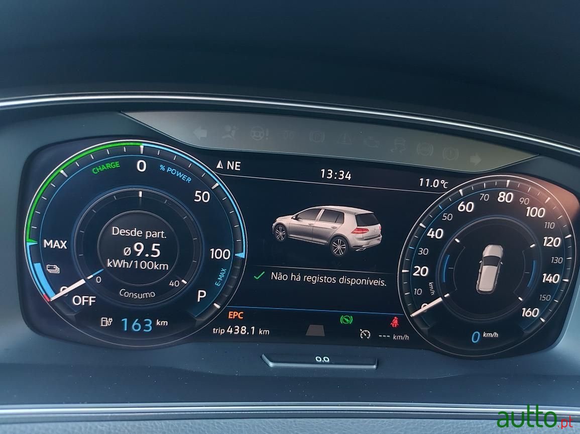 2019' Volkswagen e-Golf photo #6