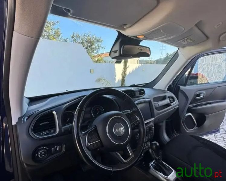 2019' Jeep Renegade photo #5