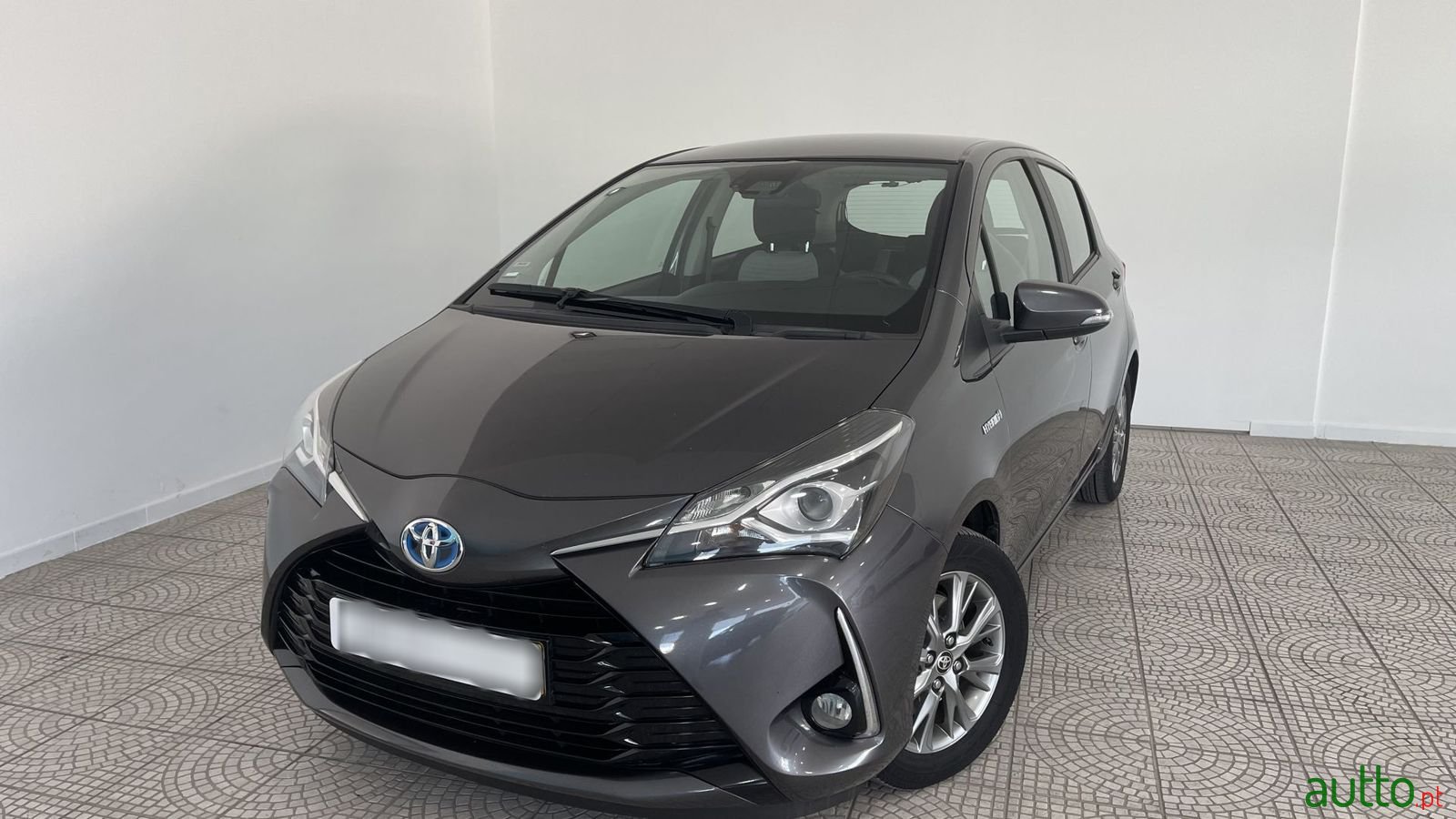 2017' Toyota Yaris photo #1