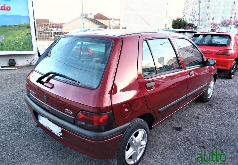 1997' Renault Clio 1.2 Oasis photo #1