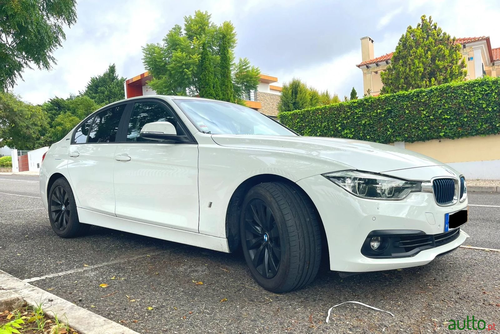 2018' BMW 330 photo #3