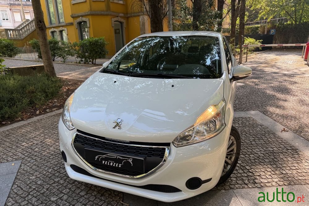 2015' Peugeot 208 Puretech 68 Like photo #3