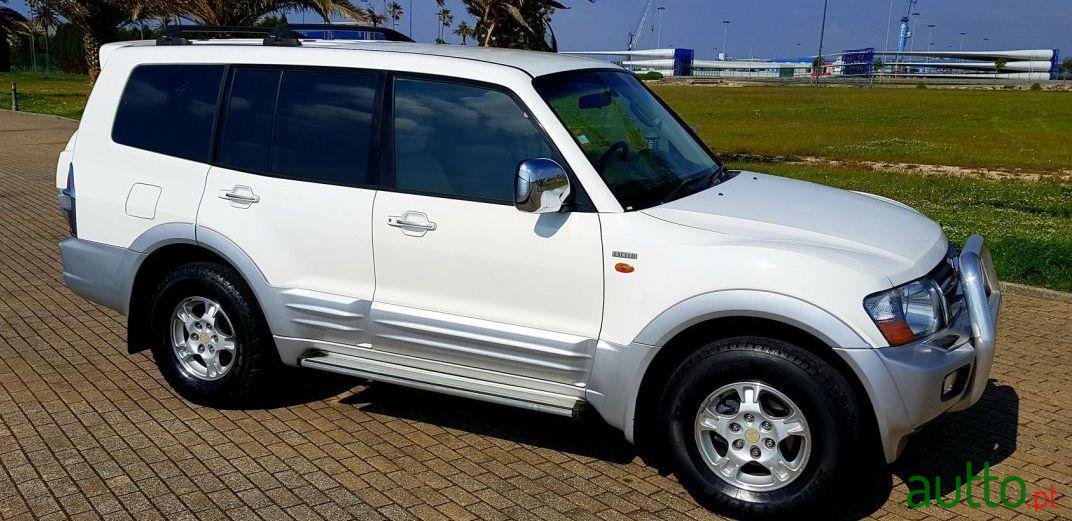 2002' Mitsubishi Pajero Longo photo #4